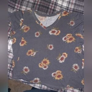 maurices size 2 sunflower tee